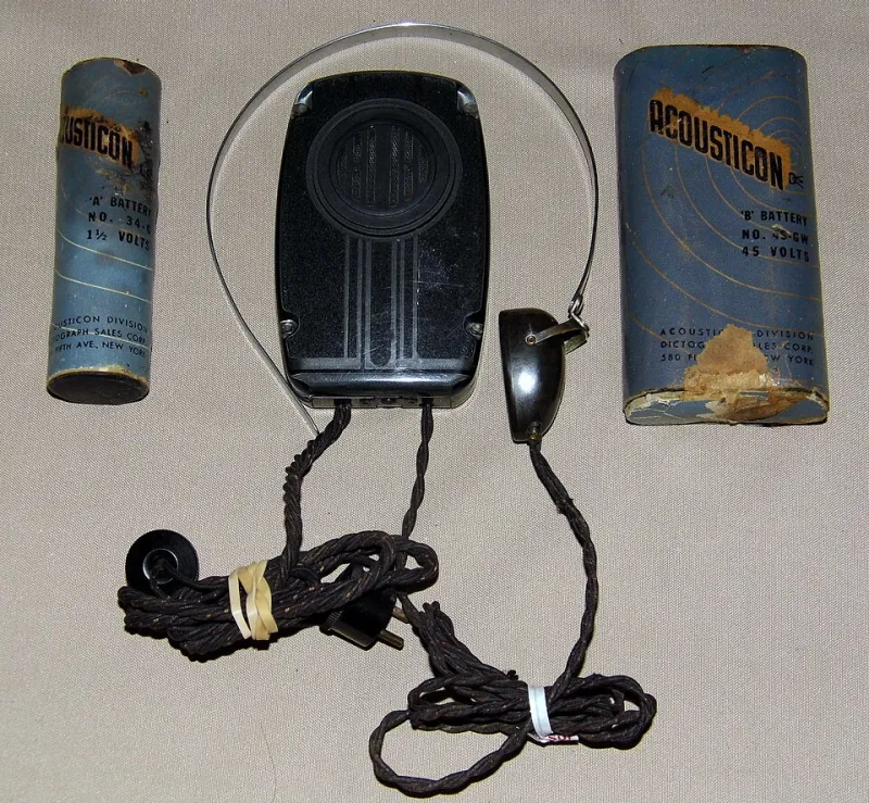 Connected Everything, Except Your Hearing Aids: The Compatibility Problem No One Is Fixing